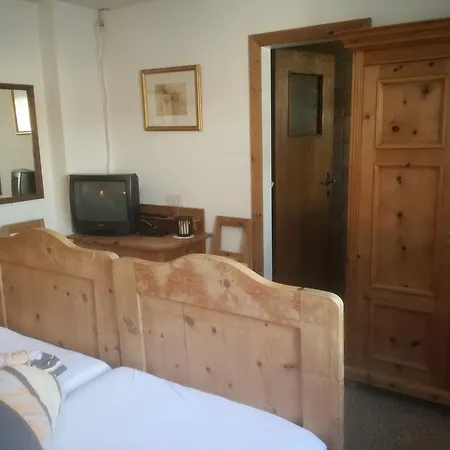 Haus Otztal Guest house *
